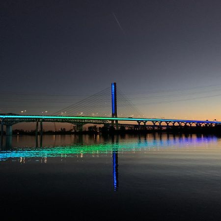 Motel Du Fleuve บรอสซาร์ด ภายนอก รูปภาพ