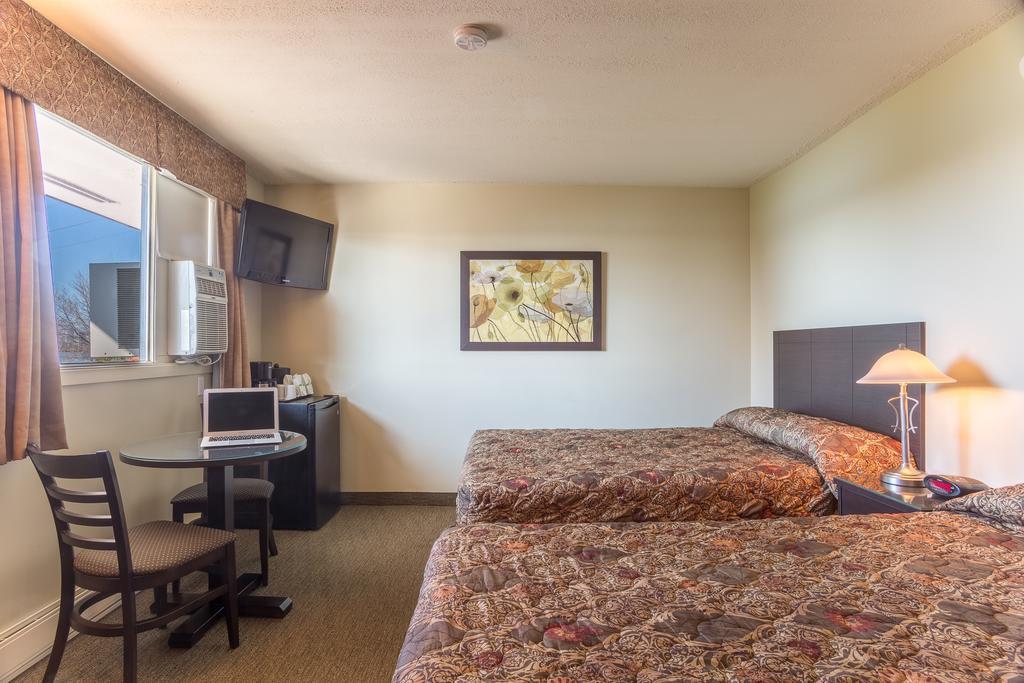 Motel Du Fleuve บรอสซาร์ด ภายนอก รูปภาพ