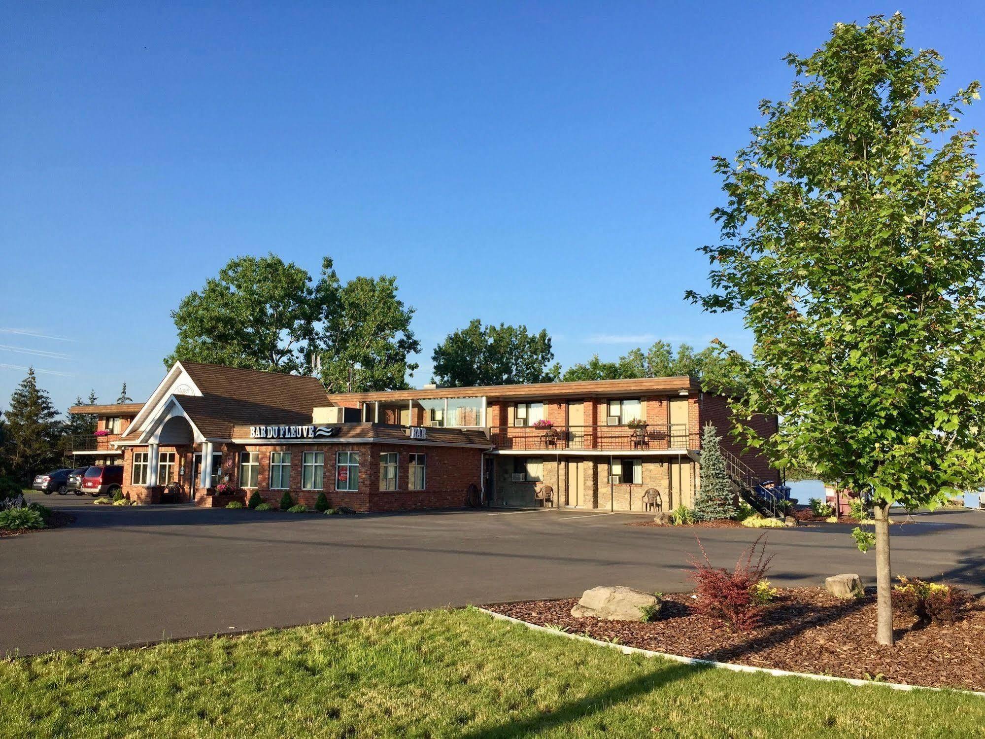 Motel Du Fleuve บรอสซาร์ด ภายนอก รูปภาพ