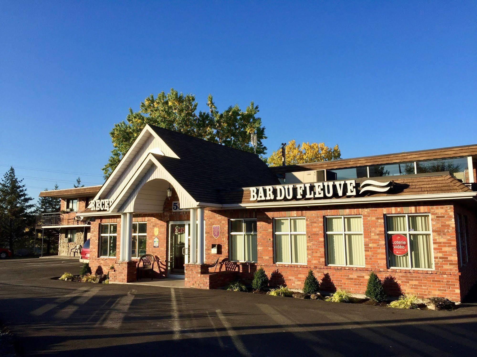 Motel Du Fleuve บรอสซาร์ด ภายนอก รูปภาพ