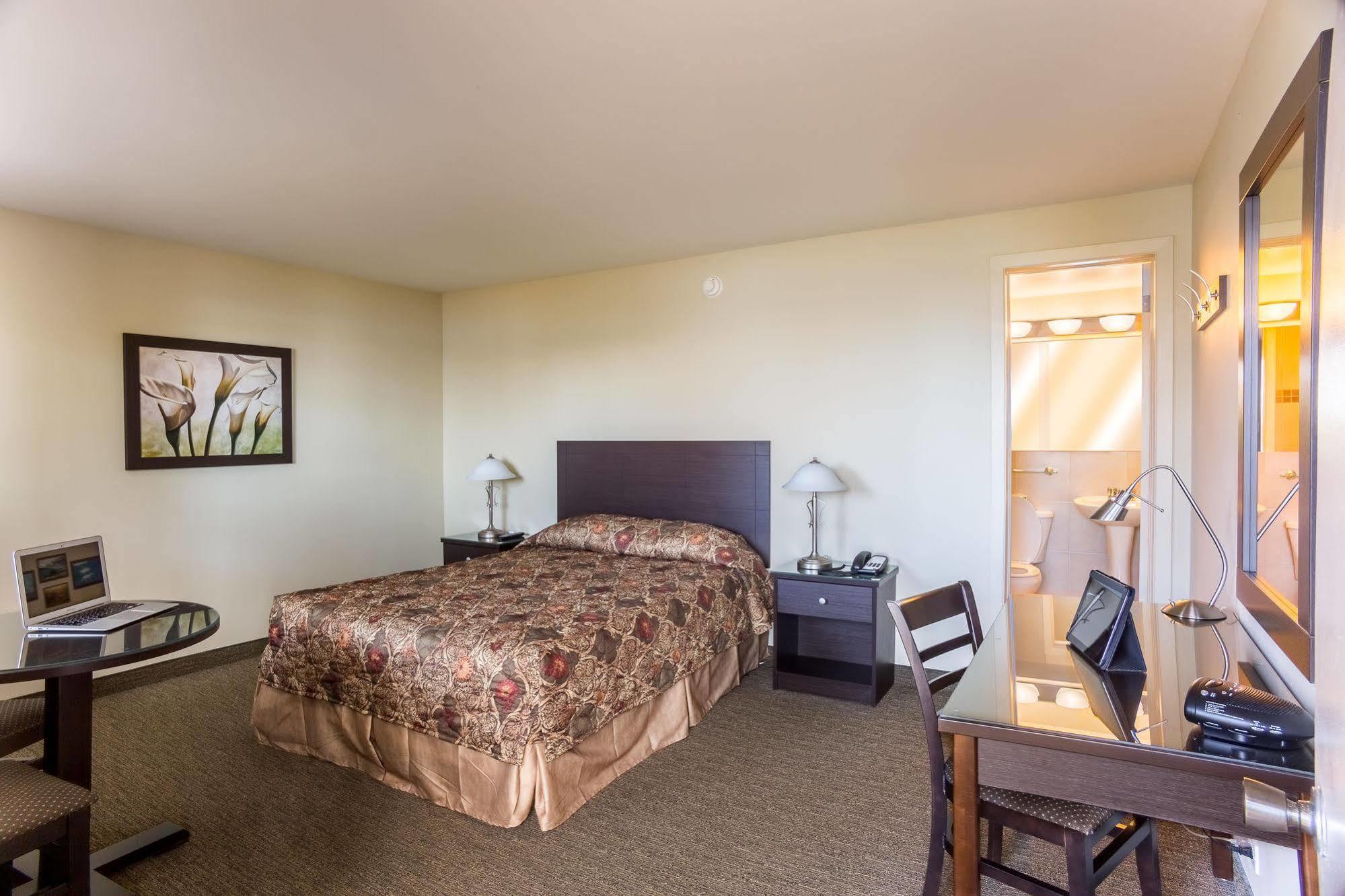 Motel Du Fleuve บรอสซาร์ด ภายนอก รูปภาพ