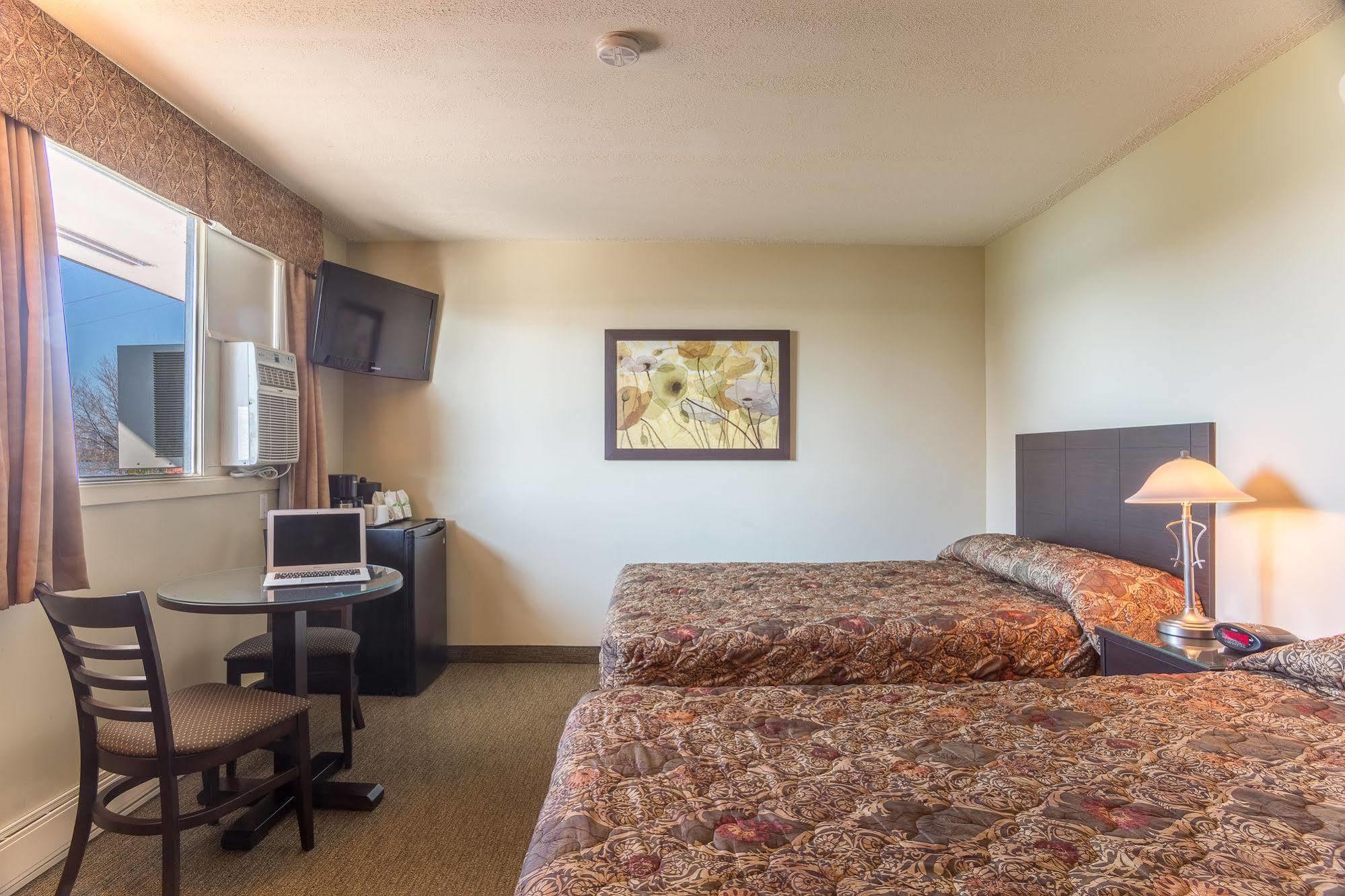 Motel Du Fleuve บรอสซาร์ด ภายนอก รูปภาพ