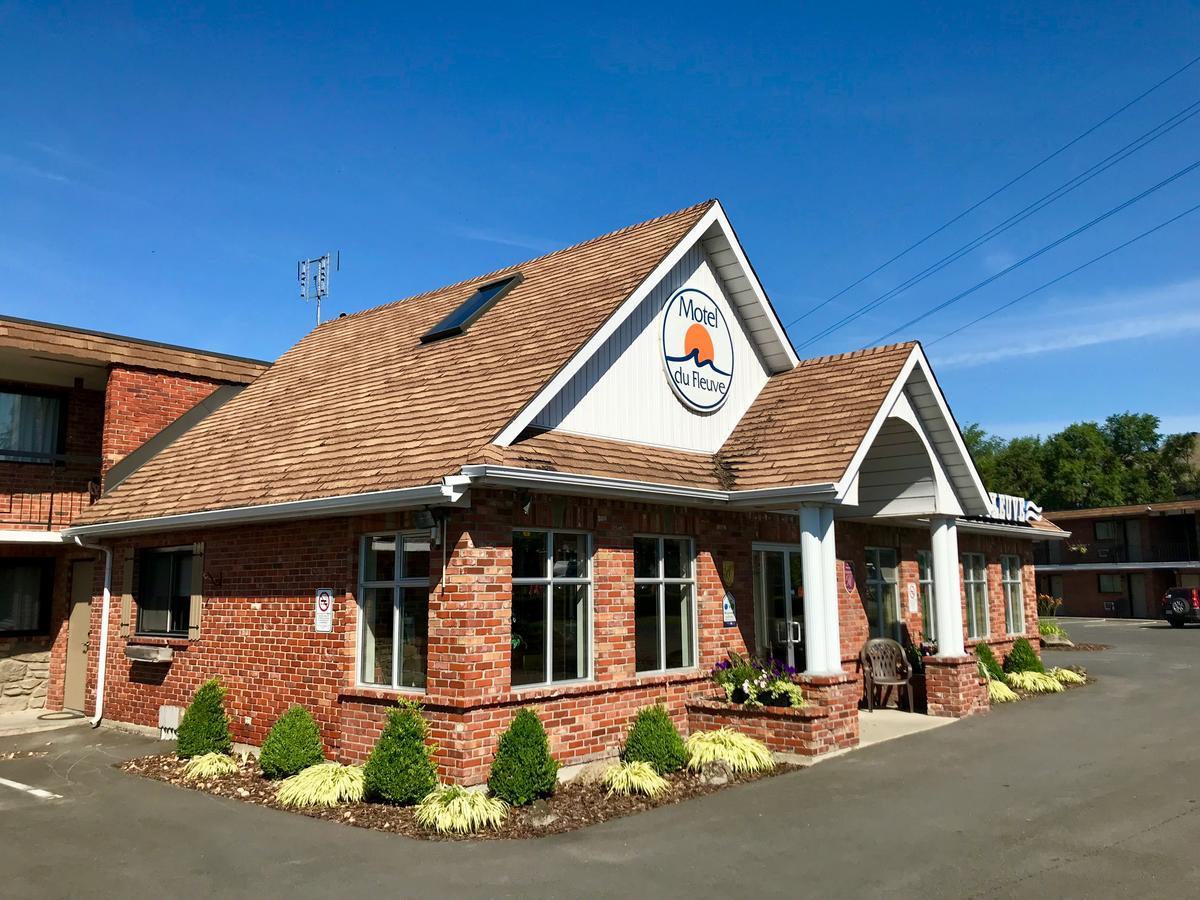 Motel Du Fleuve บรอสซาร์ด ภายนอก รูปภาพ